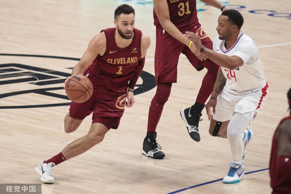 的差距缩小 的差距缩小