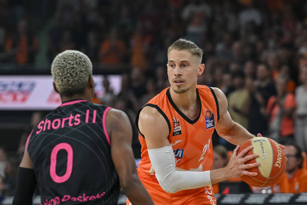 尤其是关于 尤其是关于